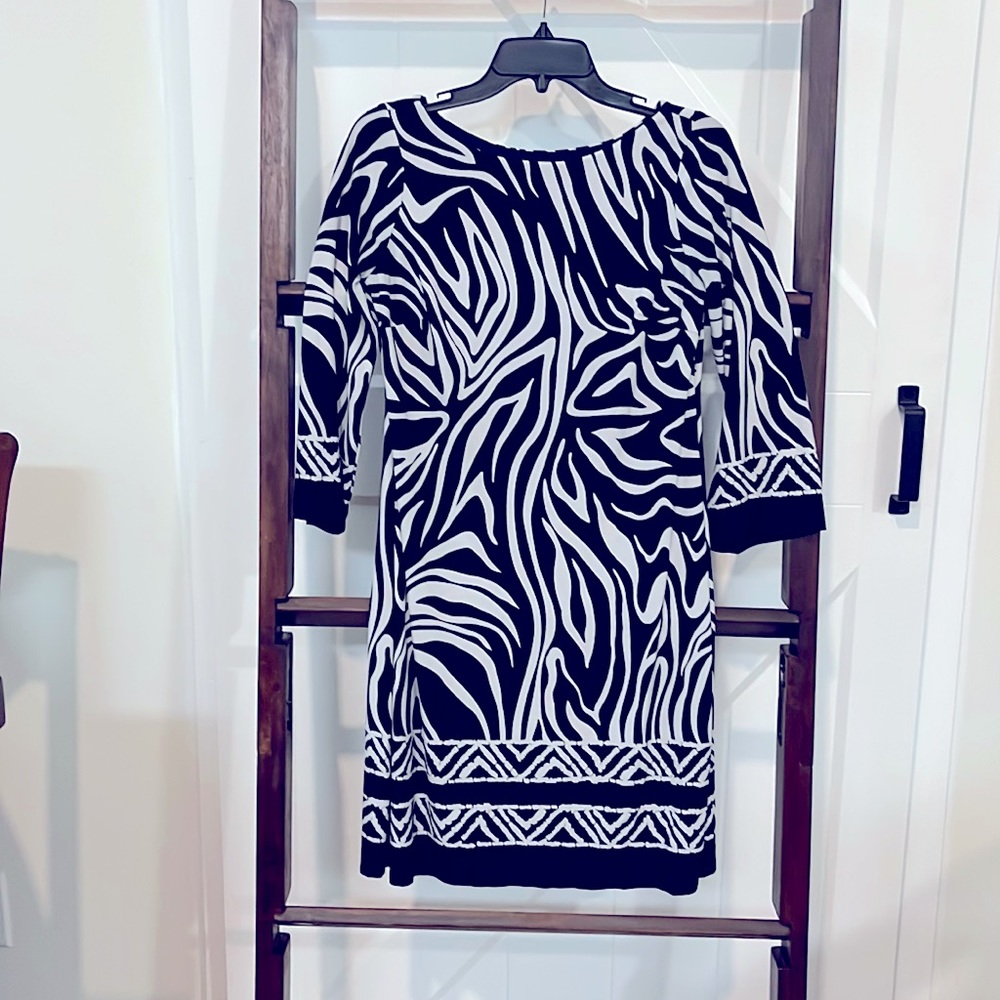 EnFocus Studio Size 8 Black & White Dress